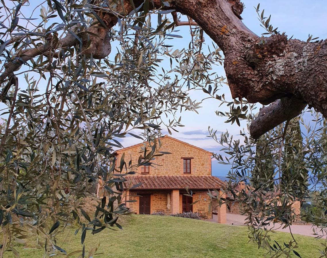 الشقق الفندقية باسّينيانو سول تْرازيفي  Antico Casale Tiravento المظهر الخارجي الصورة
